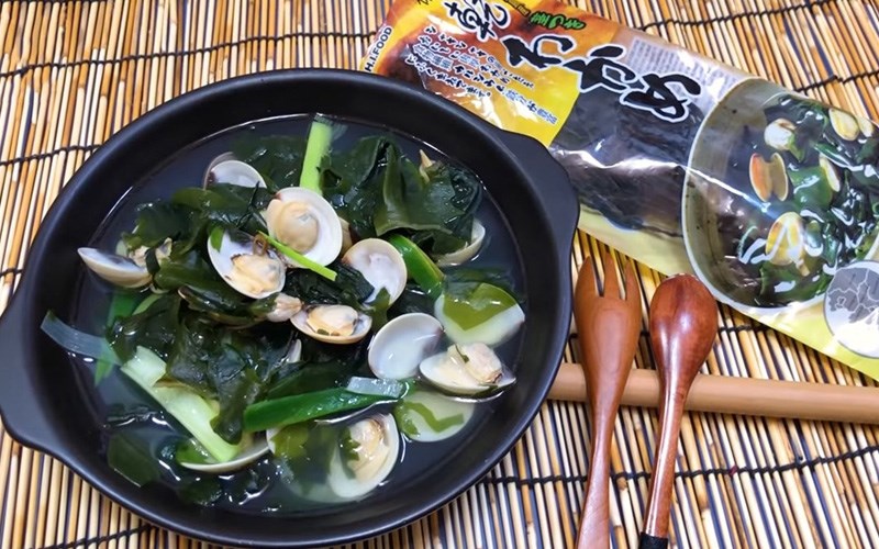 Canh rong biển vừa lợi sữa vừa tốt cho sức khỏe của mẹ, trí não của bé