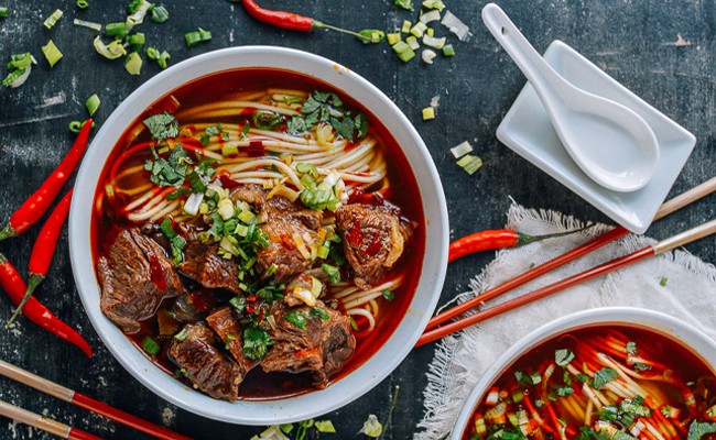Đồ ăn cay nóng không tốt cho phụ nữ sau sinh