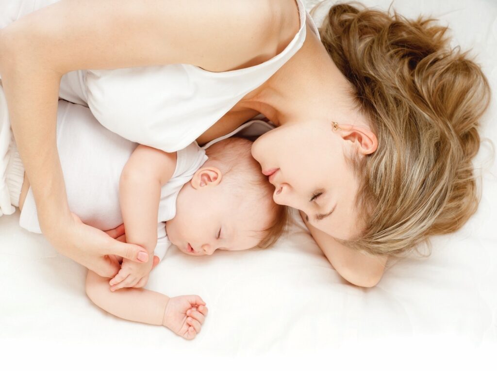 Lưu ý về vấn đề đi lại và nghỉ ngơi của mẹ sau sinh